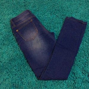 Juniors Skinny Jeans.